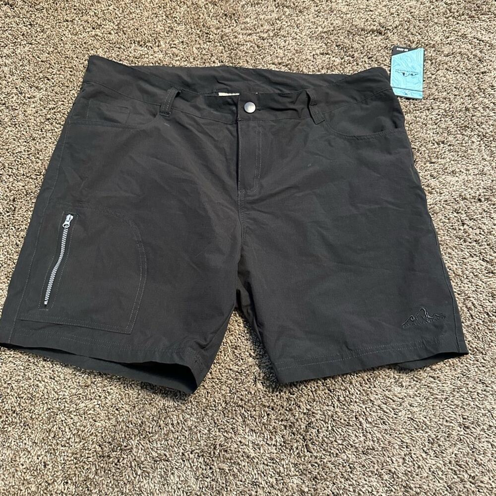 American Outback women’s large charcoal black Shorts nwt
